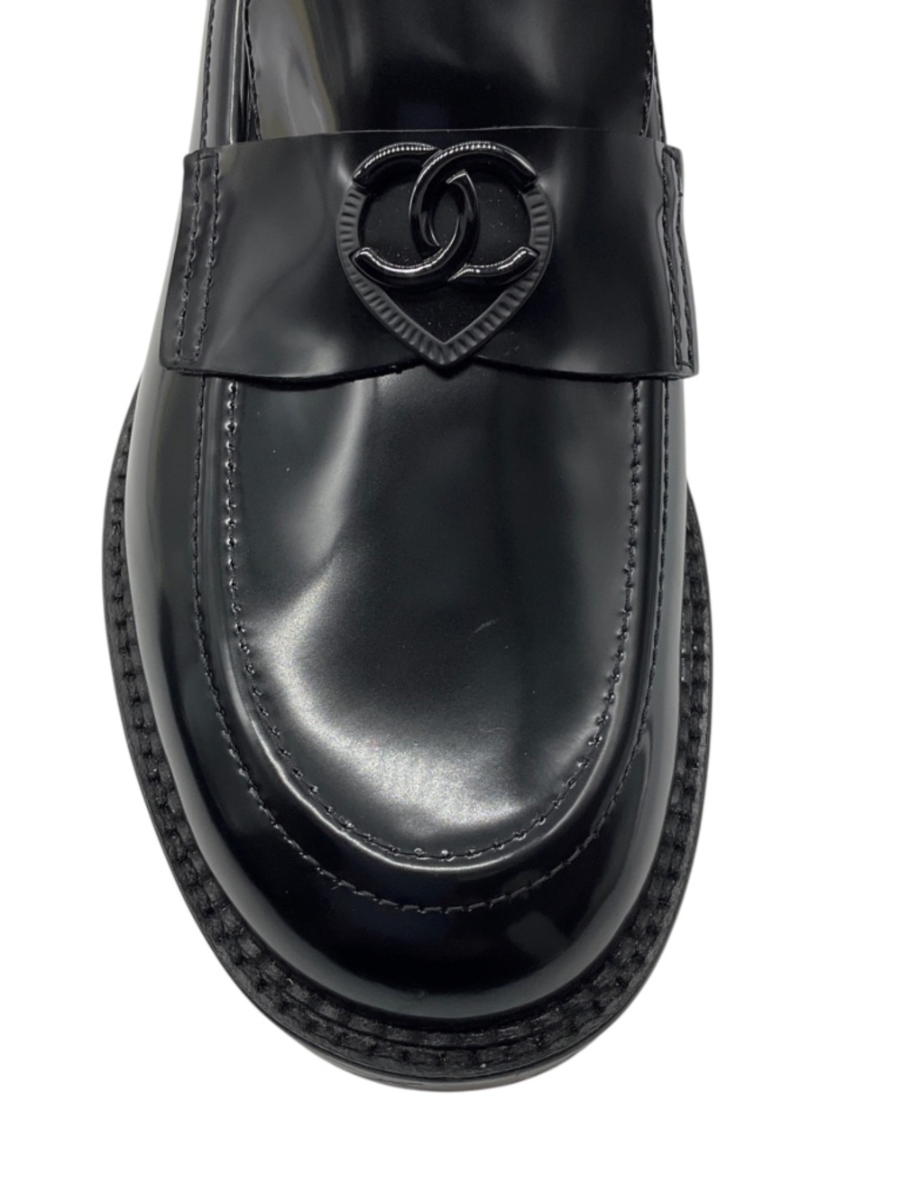 CHANEL BLACK 2024 CC LOGO HEART CLASSIC SHINY CALFSKIN MOCCASINS / LOAFERS - Picture 5 of 11